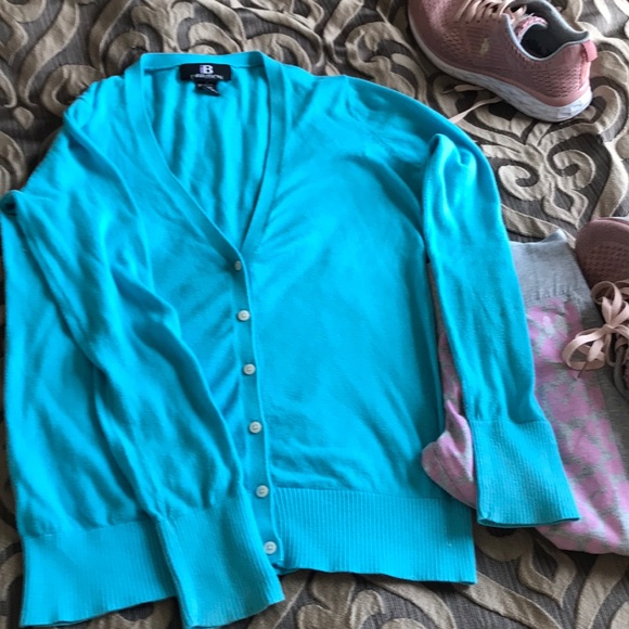 🎈$15clearance Aqua cardigan good used condition - Picture 2 of 3